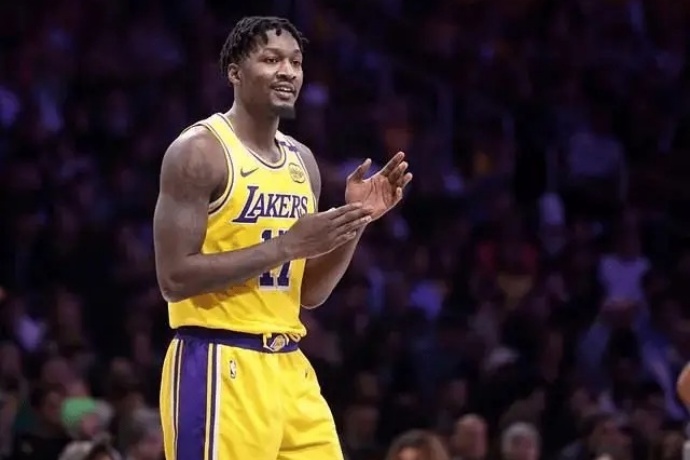 湖人鋒線大將芬尼-史密斯完成手術(shù)，預(yù)計(jì)訓(xùn)練營(yíng)前恢復(fù)