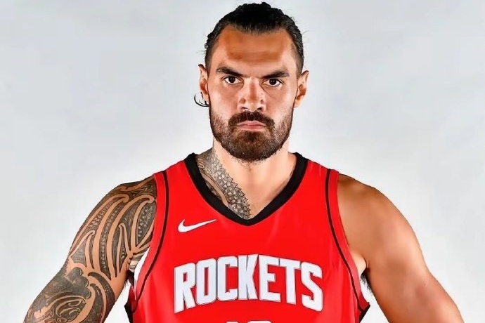 三年 3900 萬(wàn)續(xù)約！亞當(dāng)斯留守火箭，內(nèi)線再添保障