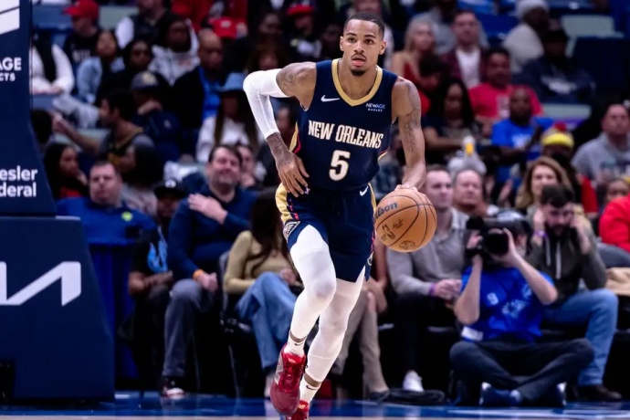 穆雷直言在鵜鶘未獲任何支持，球隊內(nèi)部矛盾浮出水面