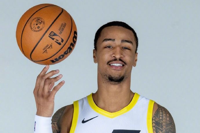 約翰·科林斯執(zhí)行2658萬(wàn)美元球員選項(xiàng)：留守爵士，未來(lái)何去何從？ ?