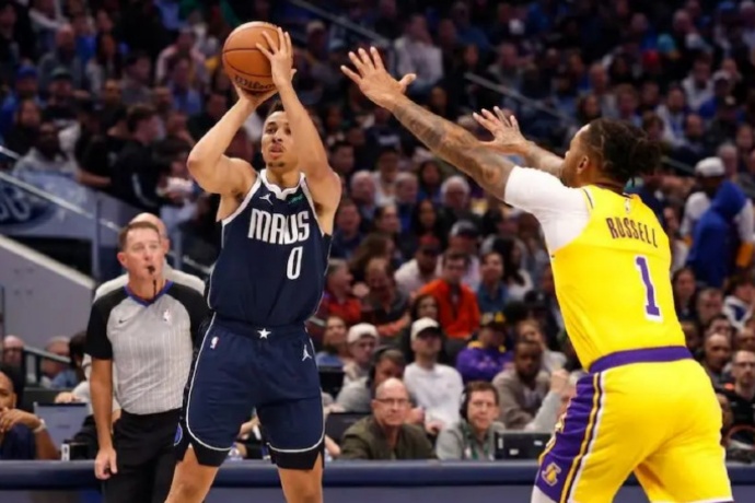 ?？怂_姆續(xù)約獨(dú)行俠，攜手拉塞爾助力球隊(duì)新征程