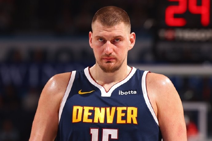 約基奇今夏不會(huì)和球隊(duì)提前續(xù)約，計(jì)劃明年再談 ?