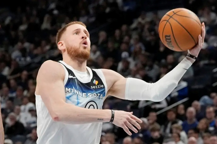 迪文琴佐獲得意大利國(guó)籍，將有資格代表國(guó)家隊(duì)出戰(zhàn)