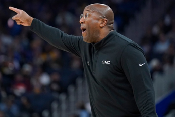 尼克斯圍繞新任主教練邁克·布朗重組教練組