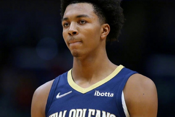 勇士積極追求鵜鶘特雷墨菲：尋找可靠的輔助者以增強(qiáng)陣容深度