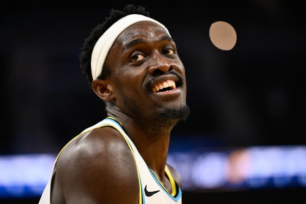 火箭四換一求購(gòu)西亞卡姆：伊森+三資產(chǎn)換冠軍前鋒