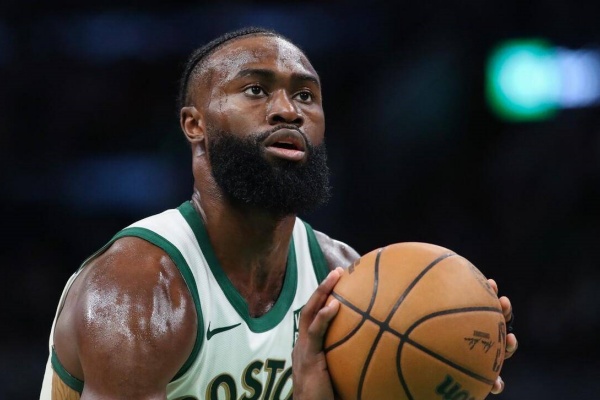 五星集結(jié)？杰倫-布朗加盟獨(dú)行俠傳聞引發(fā)聯(lián)盟地震！